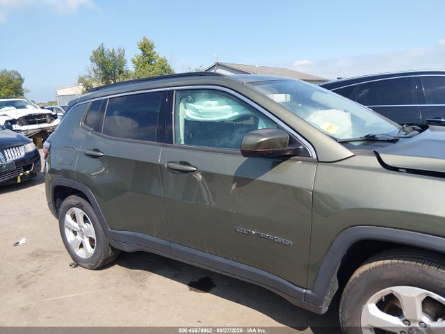 45979952 :رقم المزاد ، 3C4NJCBB1JT186543 vin ، 2018 Jeep Compass Latitude مزاد بيع
