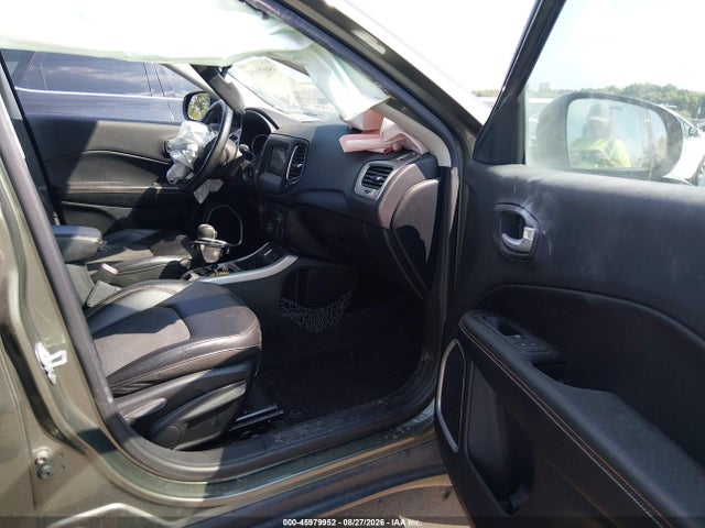 45979952 :رقم المزاد ، 3C4NJCBB1JT186543 vin ، 2018 Jeep Compass Latitude مزاد بيع