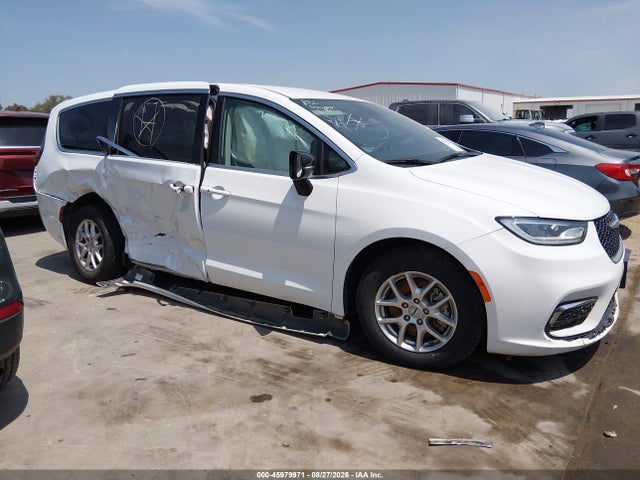 Auction sale of the 2024 Chrysler Pacifica Touring L, vin: 2C4RC1BG6RR140524, lot number: 45979971