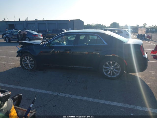 Продаж на аукціоні авто 2017 Chrysler 300 Limited Awd, vin: 2C3CCARG7HH506866, номер лоту: 45980009