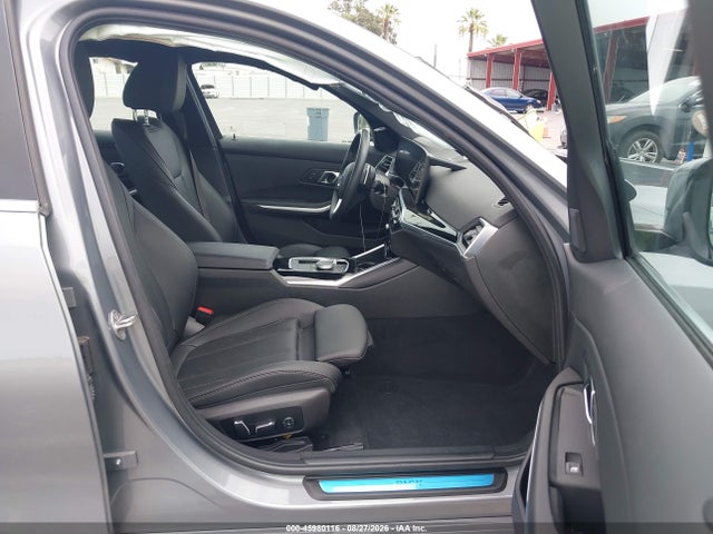 45980116 :رقم المزاد ، 3MW69FF0XR8E37448 vin ، 2024 Bmw 330i مزاد بيع