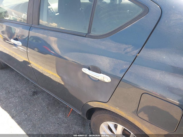 3N1CN7AP8FL881984 Nissan Versa 1.6 Sv