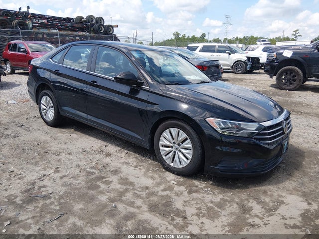 2019 3VWCB7BU4KM203910 main image