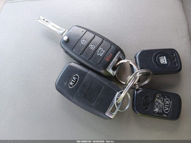 45980150 :رقم المزاد ، KNDMB5C17F6041180 vin ، 2015 Kia Sedona Lx مزاد بيع