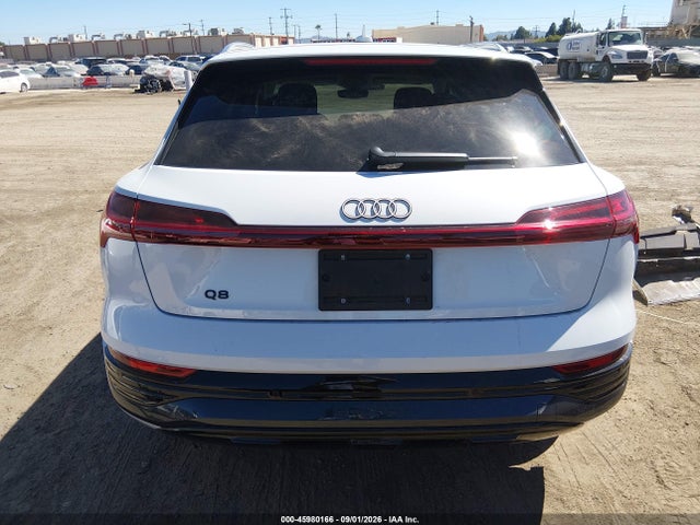 WA15AAGE8RB033575 Audi Q8 E-tron Premium Plus Quattro