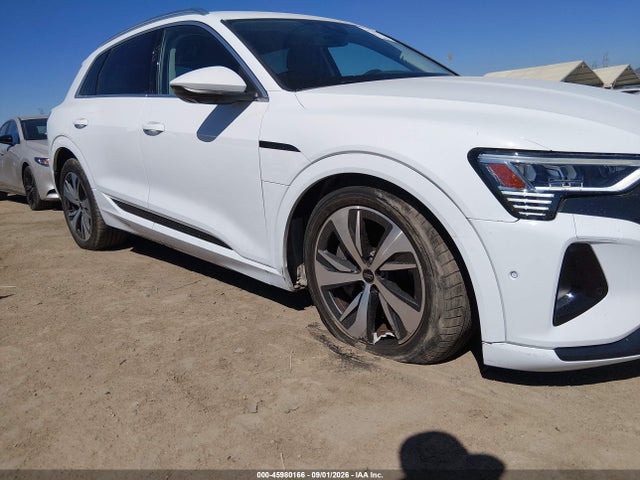 WA15AAGE8RB033575 Audi Q8 E-tron Premium Plus Quattro