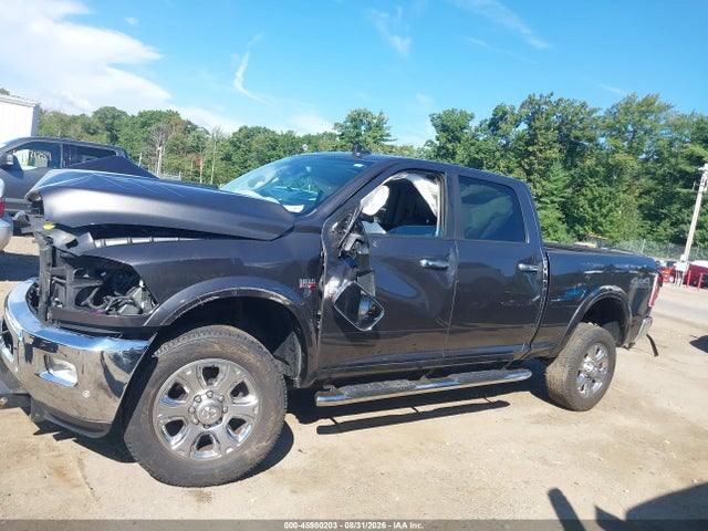3C6UR5FJ3JG370724 RAM 2500 Laramie 4x4 6&#039;4 Box