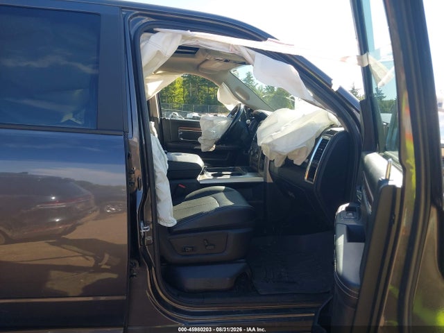 3C6UR5FJ3JG370724 RAM 2500 Laramie 4x4 6&#039;4 Box