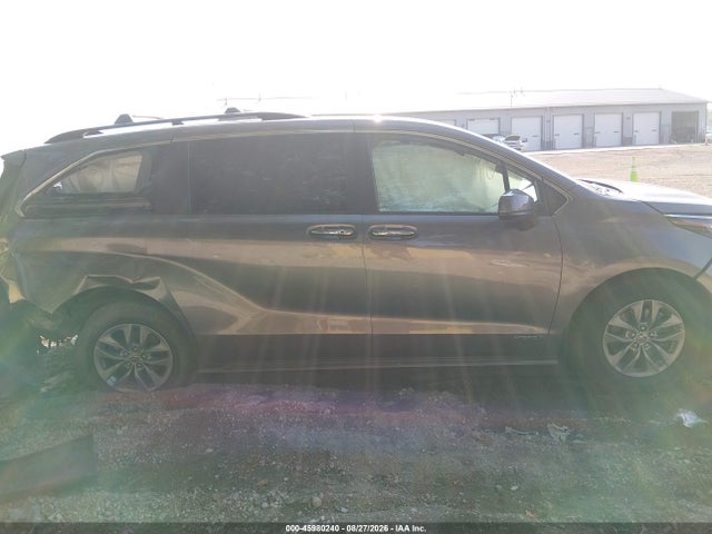 45980240 :رقم المزاد ، 5TDJRKEC0MS066866 vin ، 2021 Toyota Sienna Xle مزاد بيع