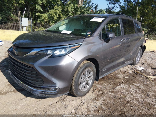 45980240 :رقم المزاد ، 5TDJRKEC0MS066866 vin ، 2021 Toyota Sienna Xle مزاد بيع