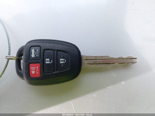 4T1BF1FKXHU727572 Toyota CAMRY SE