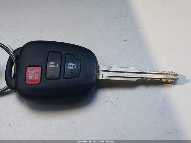 Toyota RAV4 LE 2017 JTMZFREVXHJ716067 Image 11