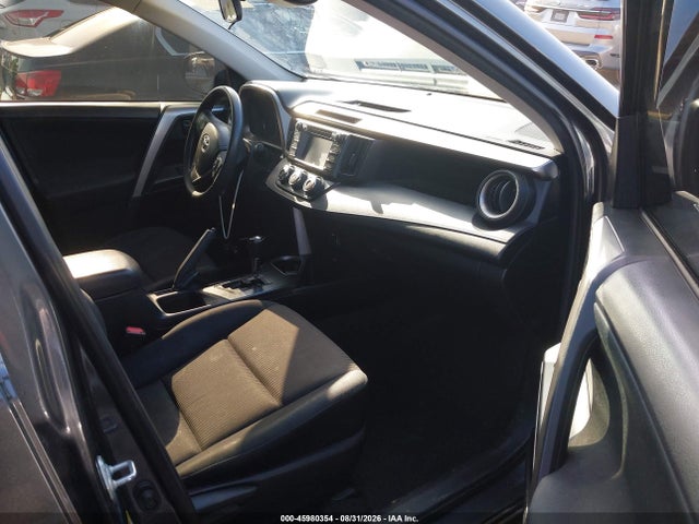 Toyota RAV4 LE 2017 JTMZFREVXHJ716067 Image 5