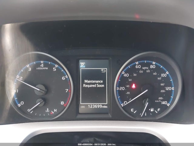 Toyota RAV4 LE 2017 JTMZFREVXHJ716067 Image 7