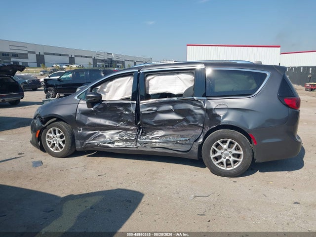 45980385 :رقم المزاد ، 2C4RC1BG1LR268743 vin ، 2020 Chrysler Pacifica Touring L مزاد بيع