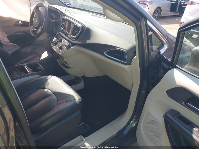 45980385 :رقم المزاد ، 2C4RC1BG1LR268743 vin ، 2020 Chrysler Pacifica Touring L مزاد بيع