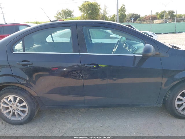 2019 Chevrolet Sonic Lt Auto მანქანა იყიდება აუქციონზე, vin: 1G1JD5SB5K4101057, აუქციონის ნომერი: 45980400