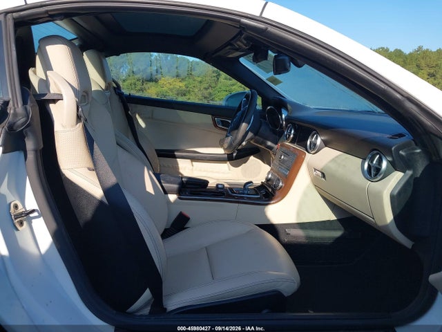 Продаж на аукціоні авто 2018 Mercedes-benz Slc 300, vin: WDDPK3JA4JF149033, номер лоту: 45980427