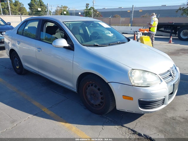 2010 Volkswagen Jetta S მანქანა იყიდება აუქციონზე, vin: 3VWJZ7AJ5AM013851, აუქციონის ნომერი: 45980479