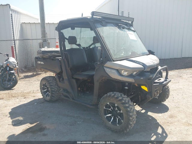 Auction sale of the 2017 Can-am Defender Hd10/hd10 Dps, vin: 3JBUGAP49HK000081, lot number: 45980509