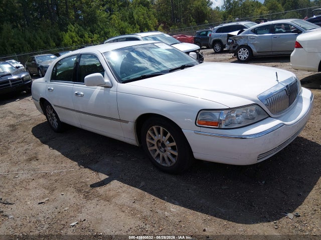 Продажа на аукционе авто 2007 Lincoln Town Car Signature, vin: 1LNHM81W77Y628833, номер лота: 45980532