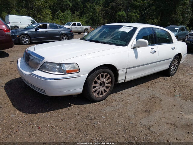 Продажа на аукционе авто 2007 Lincoln Town Car Signature, vin: 1LNHM81W77Y628833, номер лота: 45980532