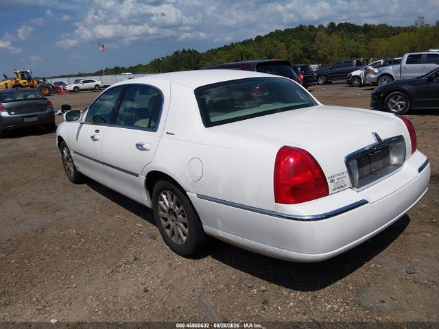 Продажа на аукционе авто 2007 Lincoln Town Car Signature, vin: 1LNHM81W77Y628833, номер лота: 45980532