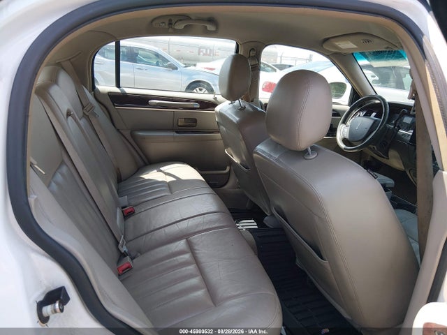 Продажа на аукционе авто 2007 Lincoln Town Car Signature, vin: 1LNHM81W77Y628833, номер лота: 45980532