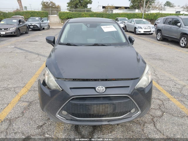 2020 Toyota Yaris Le მანქანა იყიდება აუქციონზე, vin: 3MYDLBYVXLY707641, აუქციონის ნომერი: 45980621
