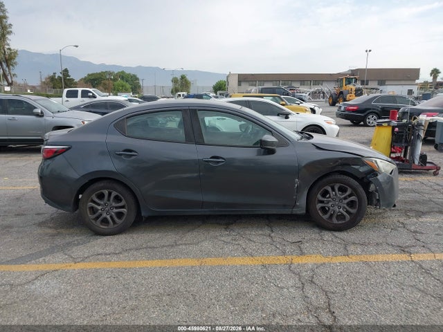 2020 Toyota Yaris Le მანქანა იყიდება აუქციონზე, vin: 3MYDLBYVXLY707641, აუქციონის ნომერი: 45980621