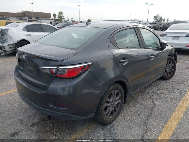2020 Toyota Yaris Le მანქანა იყიდება აუქციონზე, vin: 3MYDLBYVXLY707641, აუქციონის ნომერი: 45980621
