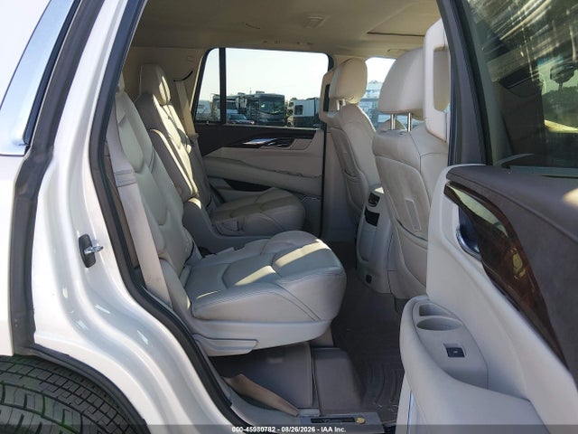 45980782 :رقم المزاد ، 1GYS4MKJ1FR691659 vin ، 2015 Cadillac Escalade Luxury مزاد بيع