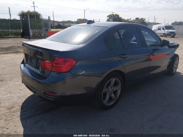 BMW 320i Xdrive 2015 WBA3C3G59FNT52042 Image 4