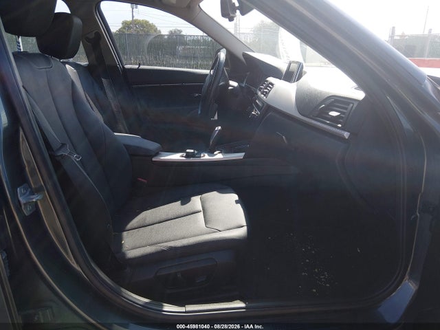 BMW 320i Xdrive 2015 WBA3C3G59FNT52042 Image 5