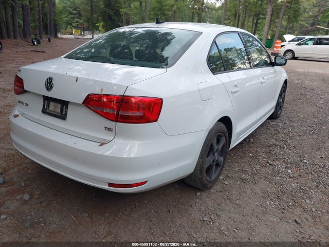 45981102 :رقم المزاد ، 3VWD17AJ5FM336048 vin ، 2015 Volkswagen Jetta 1.8t Se مزاد بيع
