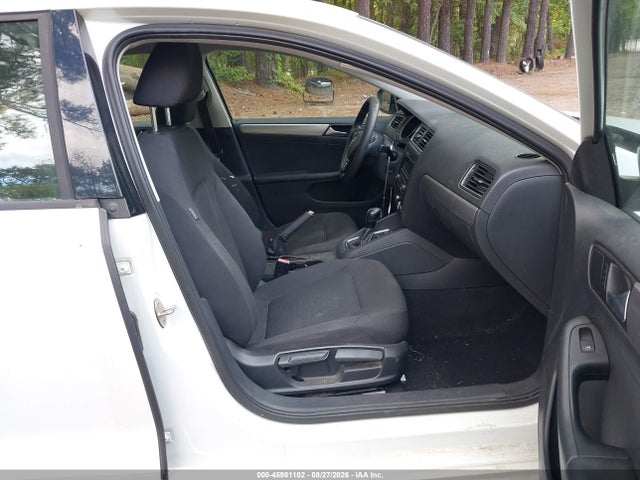 45981102 :رقم المزاد ، 3VWD17AJ5FM336048 vin ، 2015 Volkswagen Jetta 1.8t Se مزاد بيع