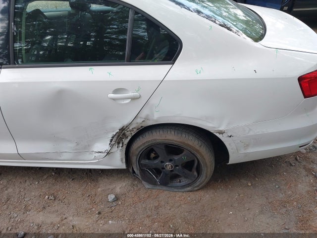 45981102 :رقم المزاد ، 3VWD17AJ5FM336048 vin ، 2015 Volkswagen Jetta 1.8t Se مزاد بيع