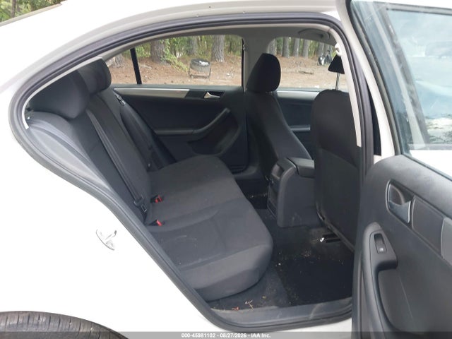 45981102 :رقم المزاد ، 3VWD17AJ5FM336048 vin ، 2015 Volkswagen Jetta 1.8t Se مزاد بيع