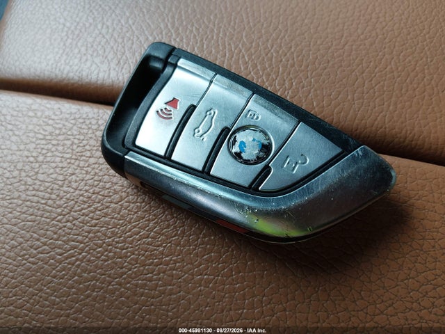 45981130 :رقم المزاد ، WBA13BK0XMCH10810 vin ، 2021 Bmw M550i Xdrive مزاد بيع