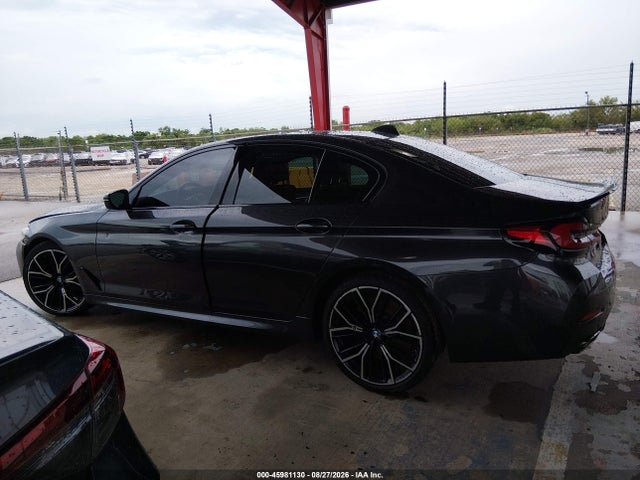 45981130 :رقم المزاد ، WBA13BK0XMCH10810 vin ، 2021 Bmw M550i Xdrive مزاد بيع