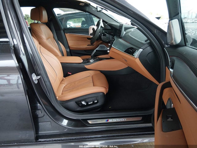 45981130 :رقم المزاد ، WBA13BK0XMCH10810 vin ، 2021 Bmw M550i Xdrive مزاد بيع