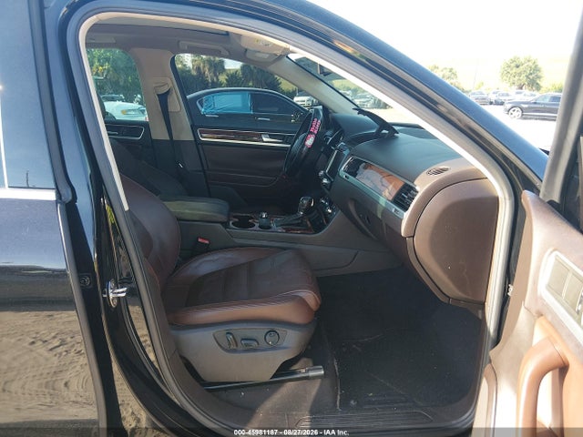 Aukcja sprzedaży 2012 Volkswagen Touareg Tdi Lux, vin: WVGFK9BP2CD002621, numer aukcji: 45981187