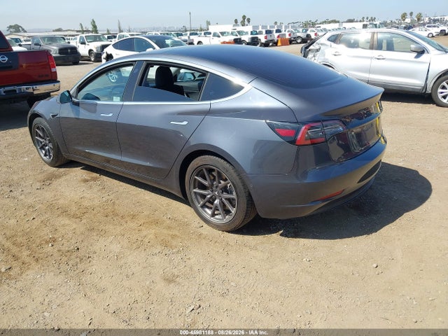 Tesla Model 3 Long Range/mid Range 2018 5YJ3E1EA8JF043414 Image 3
