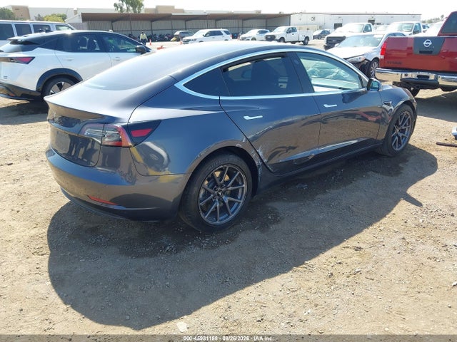 Tesla Model 3 Long Range/mid Range 2018 5YJ3E1EA8JF043414 Image 4