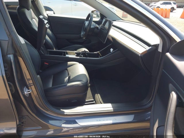 Tesla Model 3 Long Range/mid Range 2018 5YJ3E1EA8JF043414 Image 5