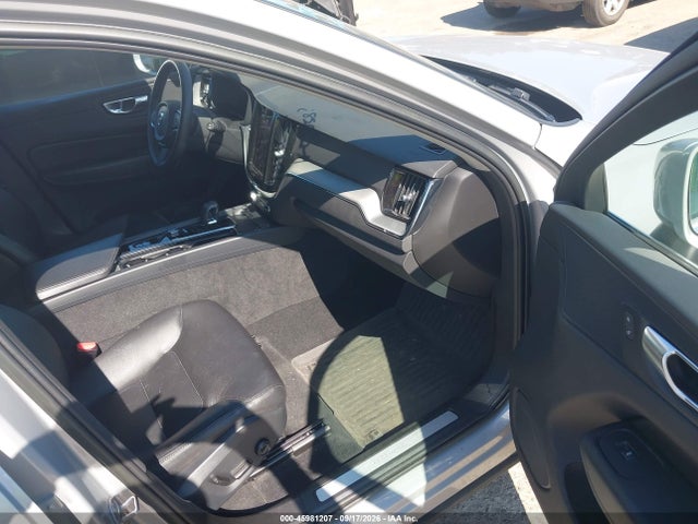 Aukcja sprzedaży 2023 Volvo Xc60 Recharge Plug-in Hybrid T8 Core Bright Theme, vin: YV4H60DK7P1333164, numer aukcji: 45981207