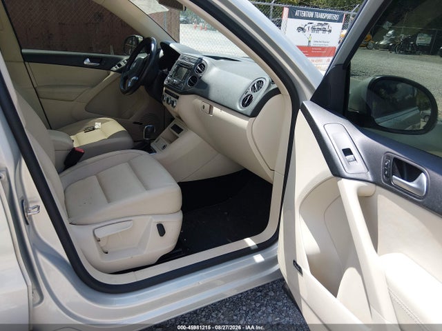 2014 Volkswagen Tiguan Sel მანქანა იყიდება აუქციონზე, vin: WVGBV3AX1EW556020, აუქციონის ნომერი: 45981215