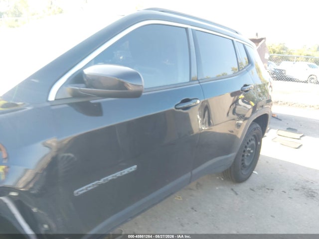 45981284 :رقم المزاد ، 3C4NJDBB7JT128104 vin ، 2018 Jeep Compass North مزاد بيع