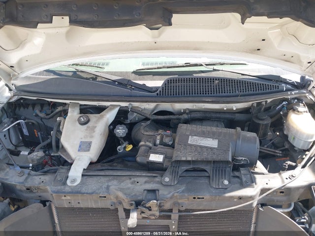 Chevrolet Express Cutaway Work Van 2018 1HA3GTCG4JN004975 Image 10