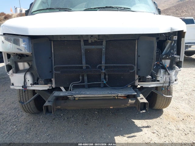Chevrolet Express Cutaway Work Van 2018 1HA3GTCG4JN004975 Image 13